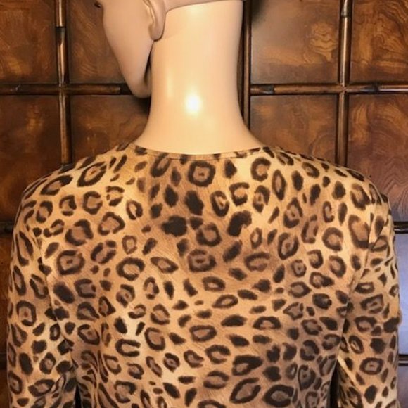 Jones New York Leopard Twist Front Top - Picture 7 of 12